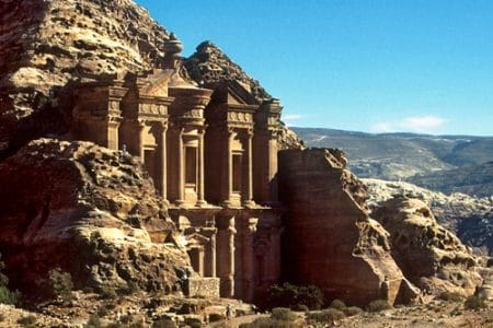 Petra, ciudad nabatea de piedra en Jordania