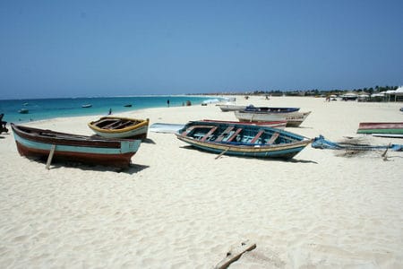 Cabo Verde, destino de playas y salinas
