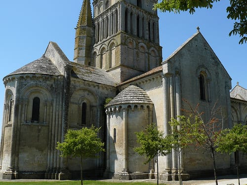 iglesia-de-san-pedro-aulnay