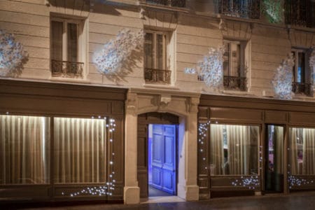Seven, un hotel levitante en París