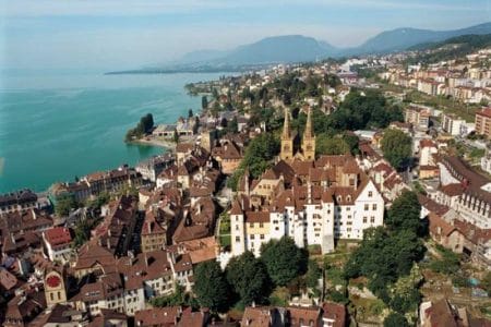 Neuchâtel, Suiza, escapada al Valle de los Relojes