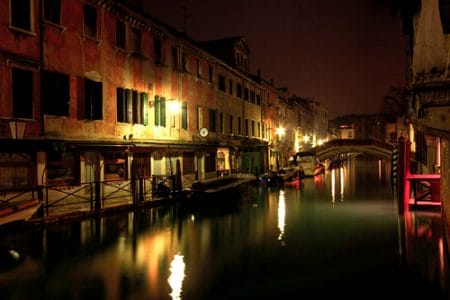 Pasear por los canales de Venecia