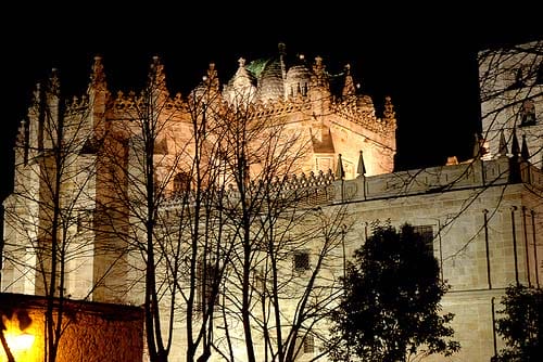 Catedral de Zamora por la noche